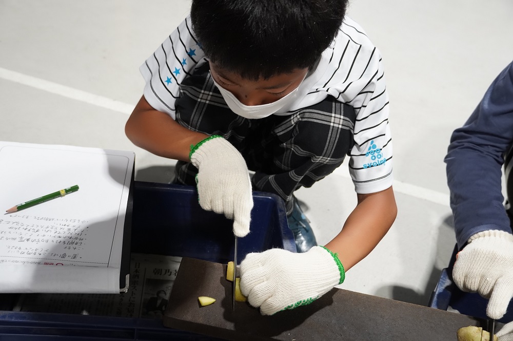 夏休み小学生包丁作り体験