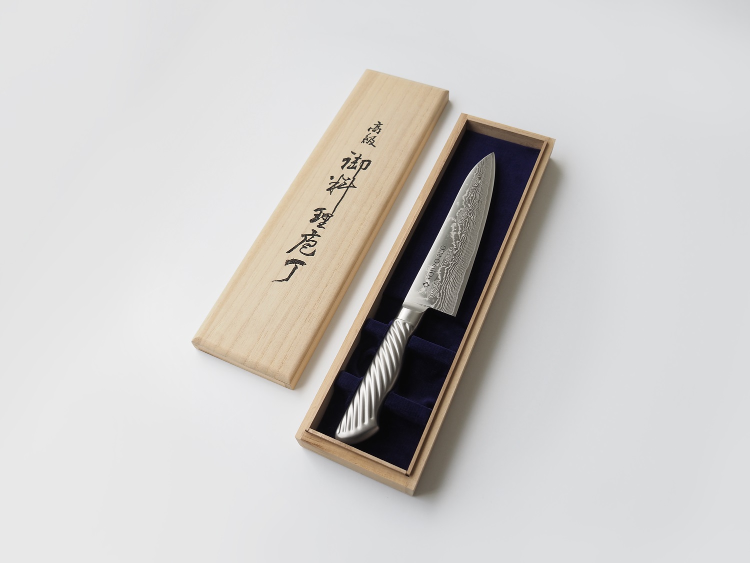 桐箱入りニッケルダマスカス牛刀180mm【数量限定】