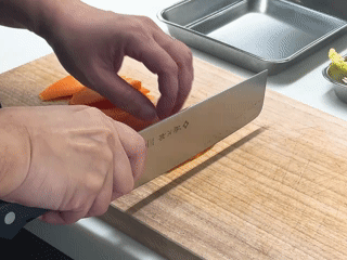 菜切包丁　人参の千切りが得意